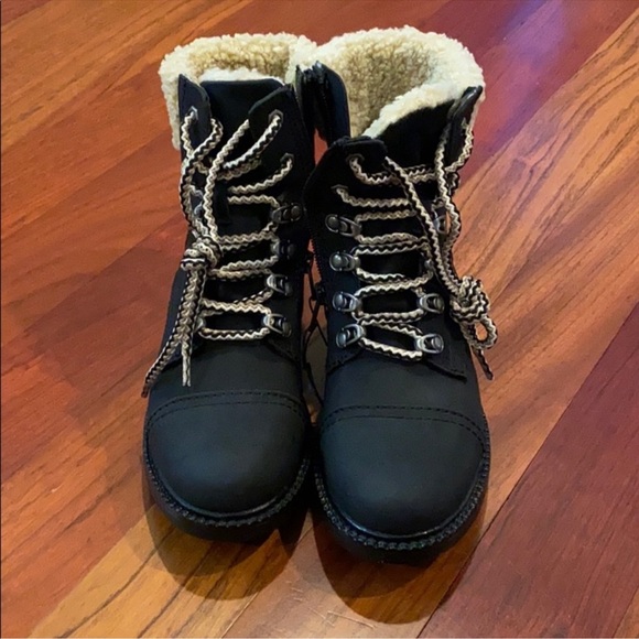 👢NWT Report Black Faux Shearling / Sherpa Lace-up Boots Size 8 - Picture 8 of 8
